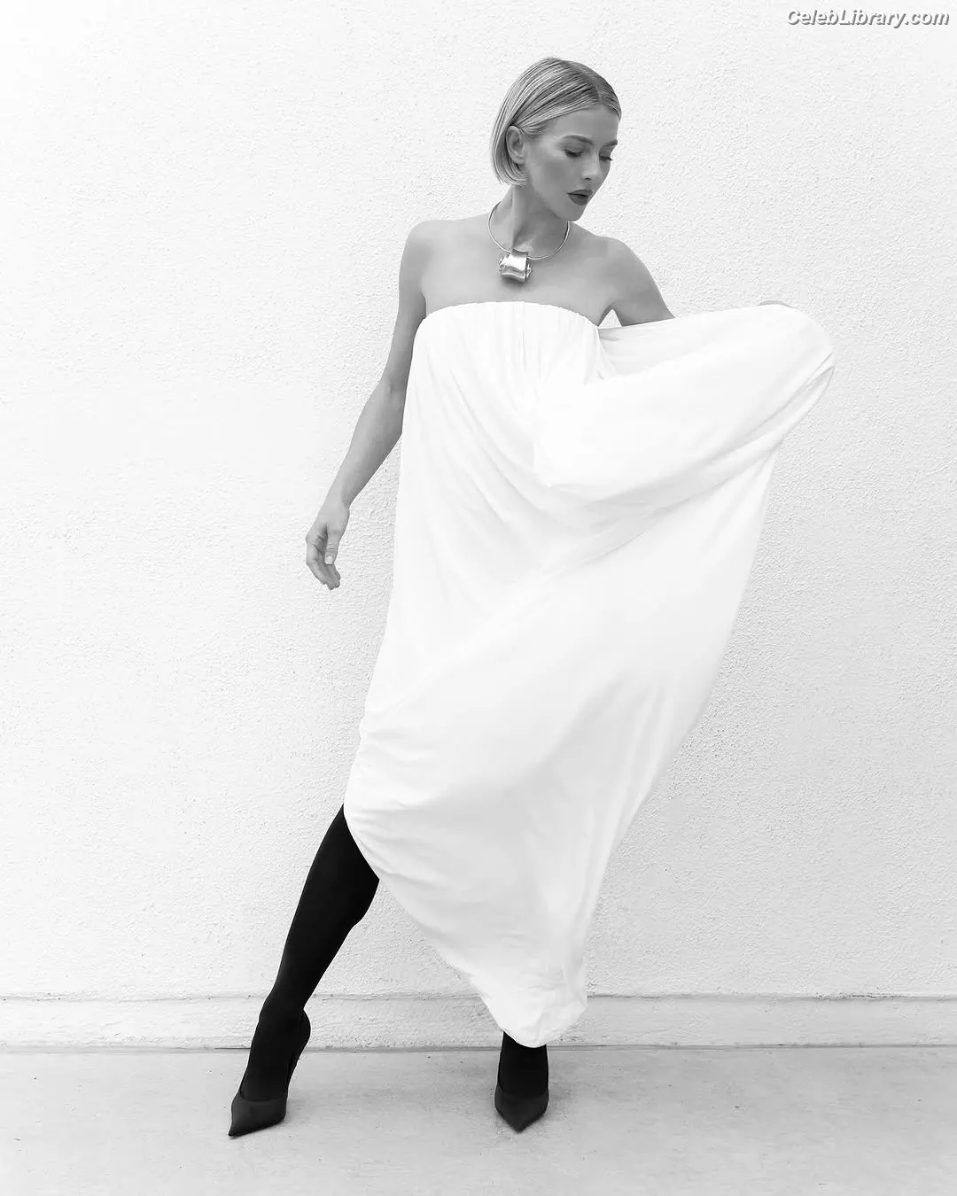 Julianne Hough photo 24 of 697