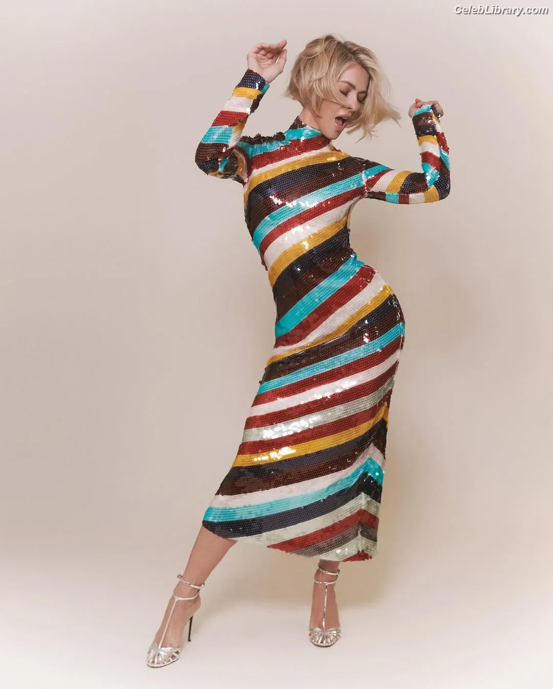 Julianne Hough photo 14 of 697
