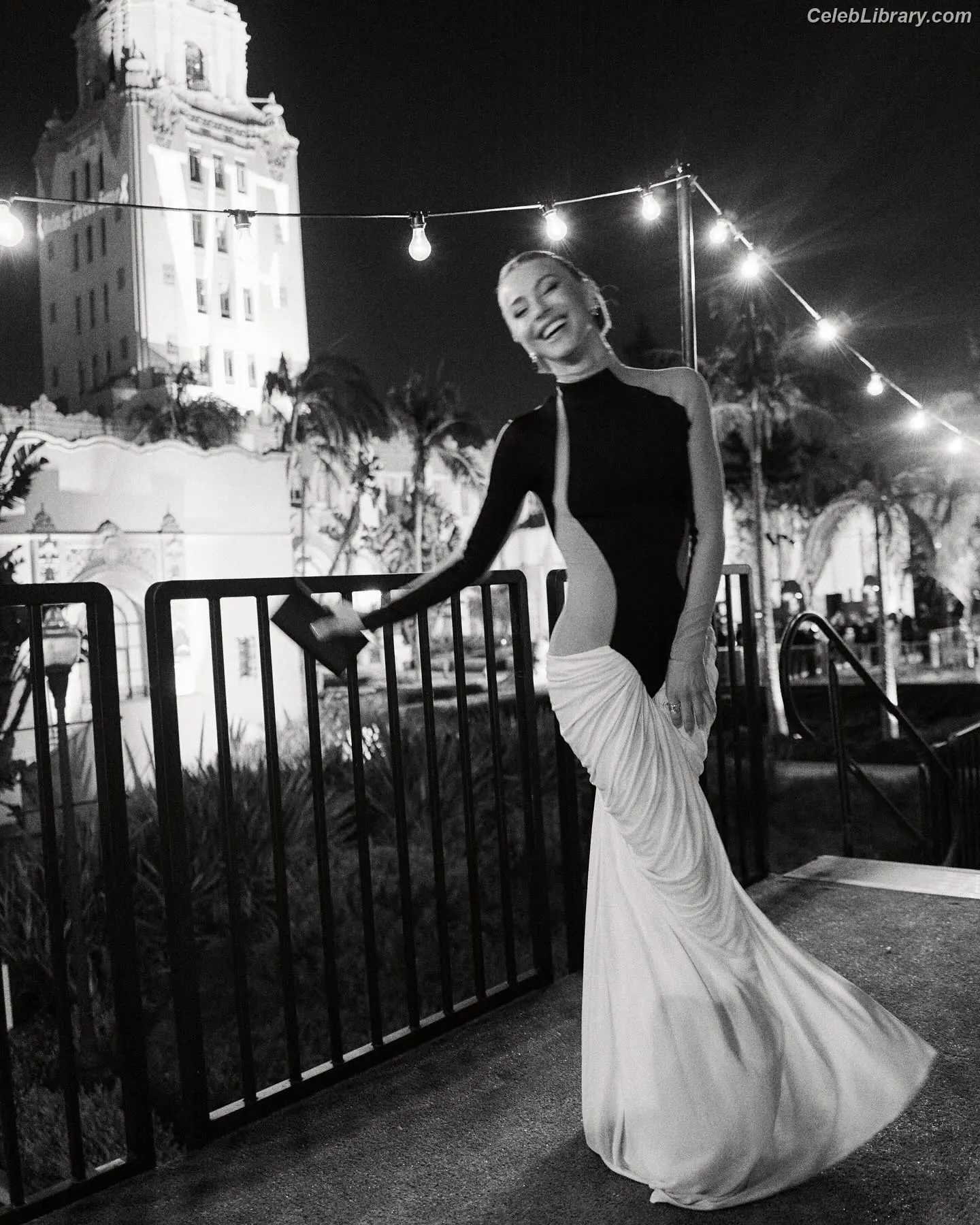 Julianne Hough photo 14 of 697