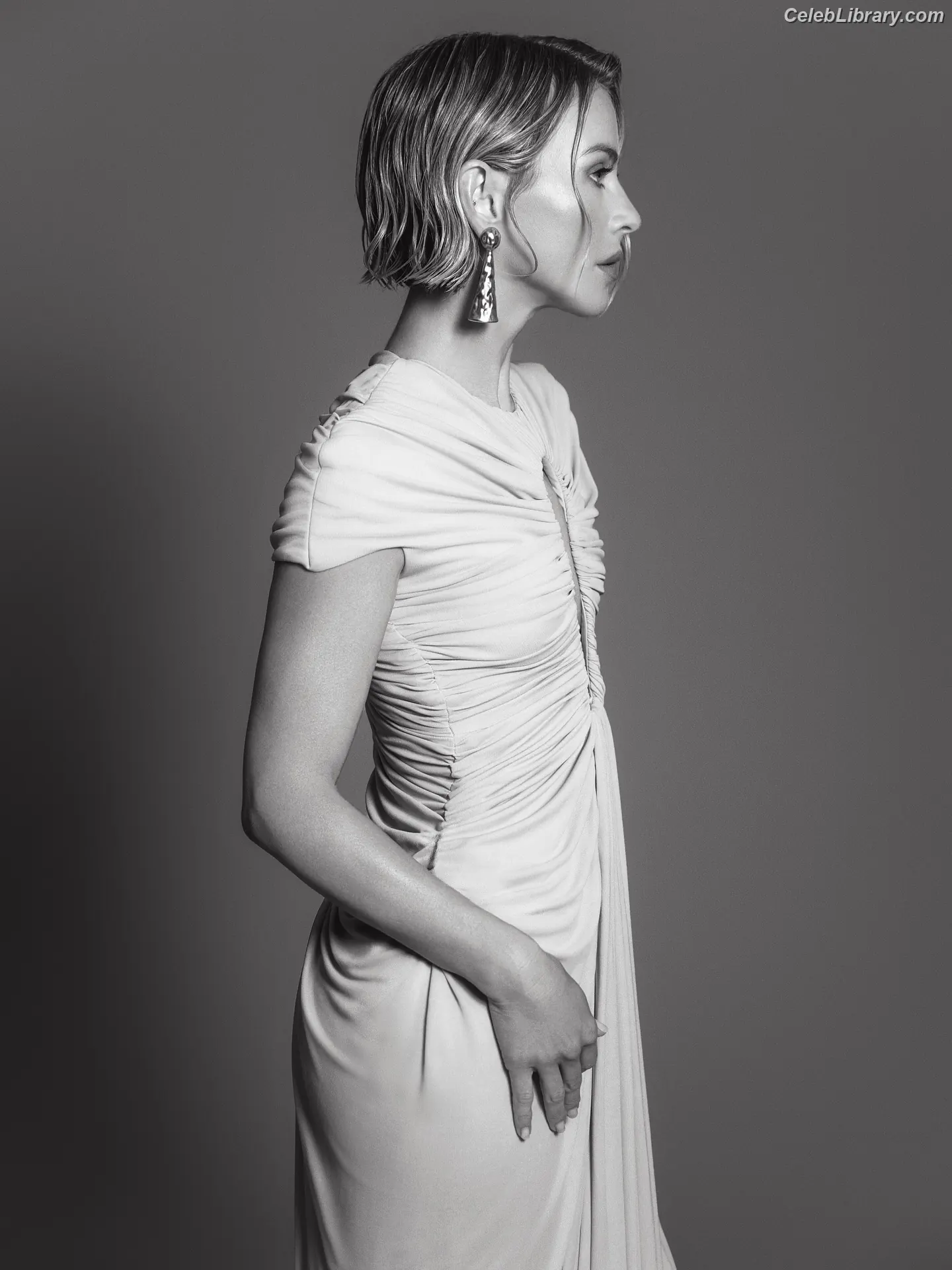 Julianne Hough photo 24 of 697