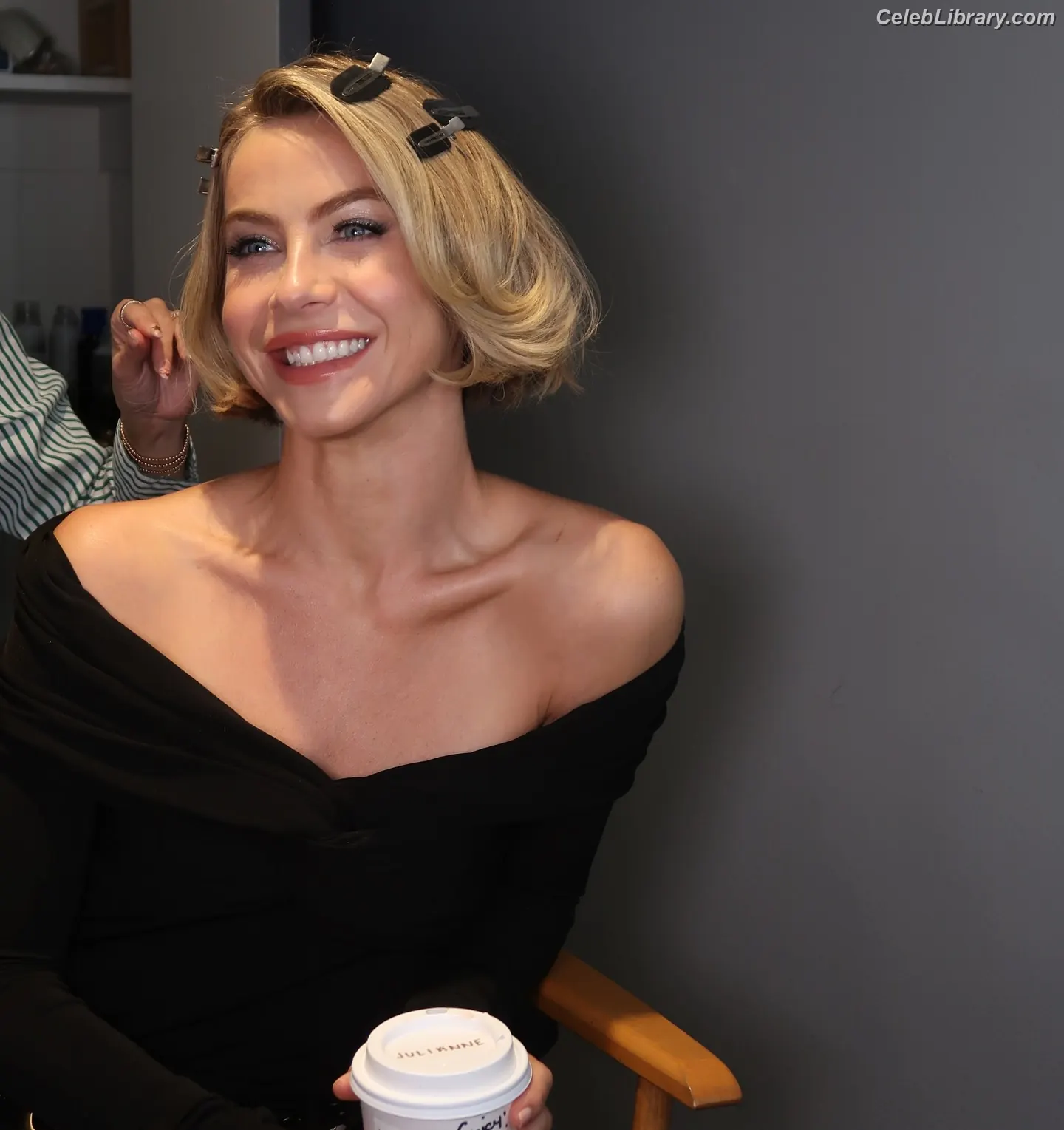 Julianne Hough photo 6 of 697