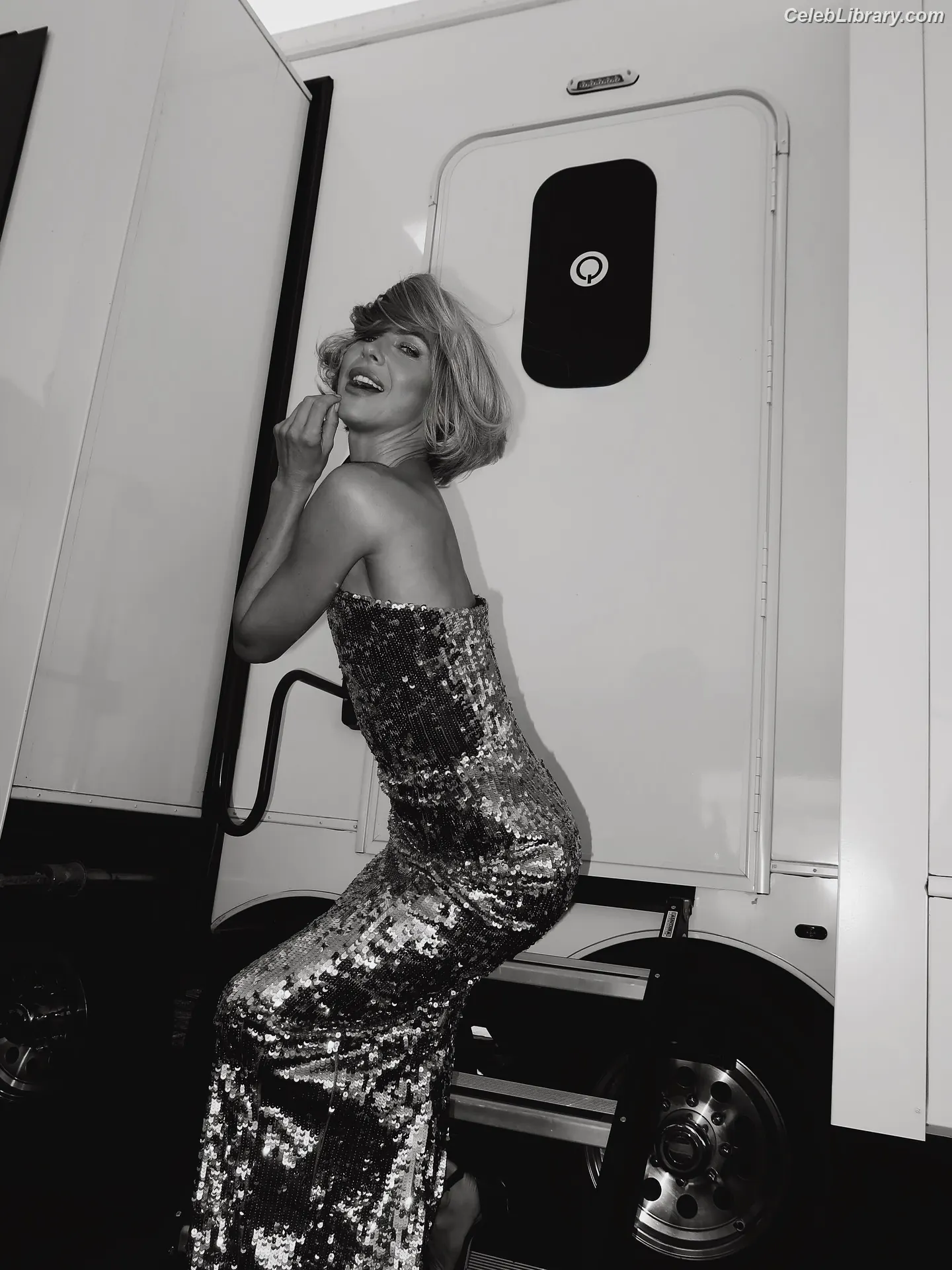 Julianne Hough photo 14 of 697