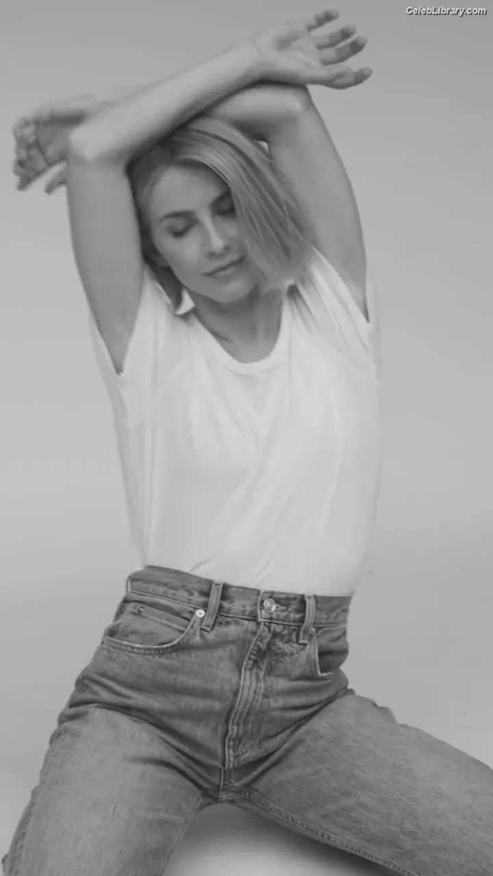 Julianne Hough photo 24 of 697