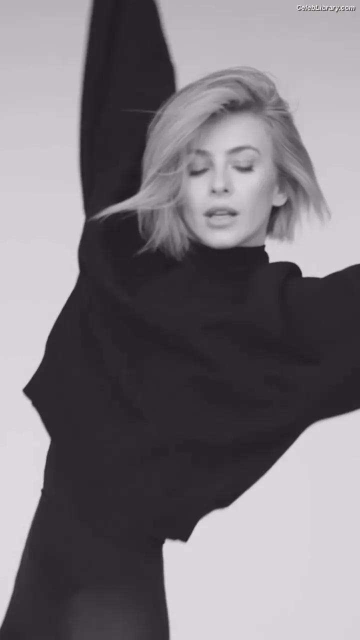 Julianne Hough photo 12 of 697
