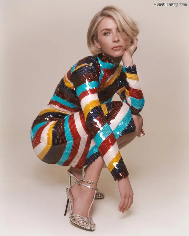 Julianne Hough photo 4 of 697