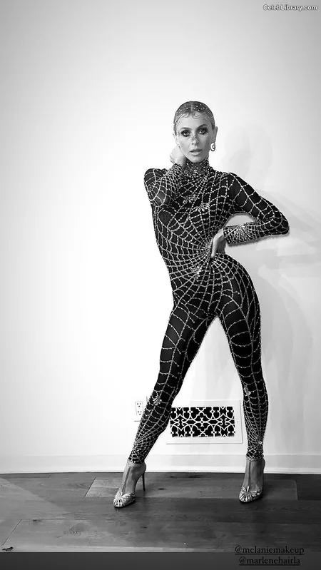 Julianne Hough photo 12 of 697