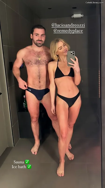 Julianne Hough photo 17 of 697