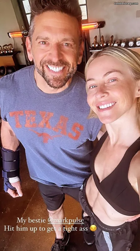 Julianne Hough photo 23 of 697