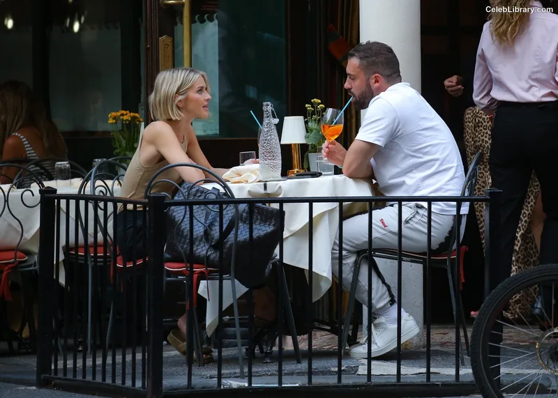Julianne Hough photo 16 of 697