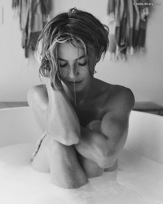 Julianne Hough photo 20 of 697