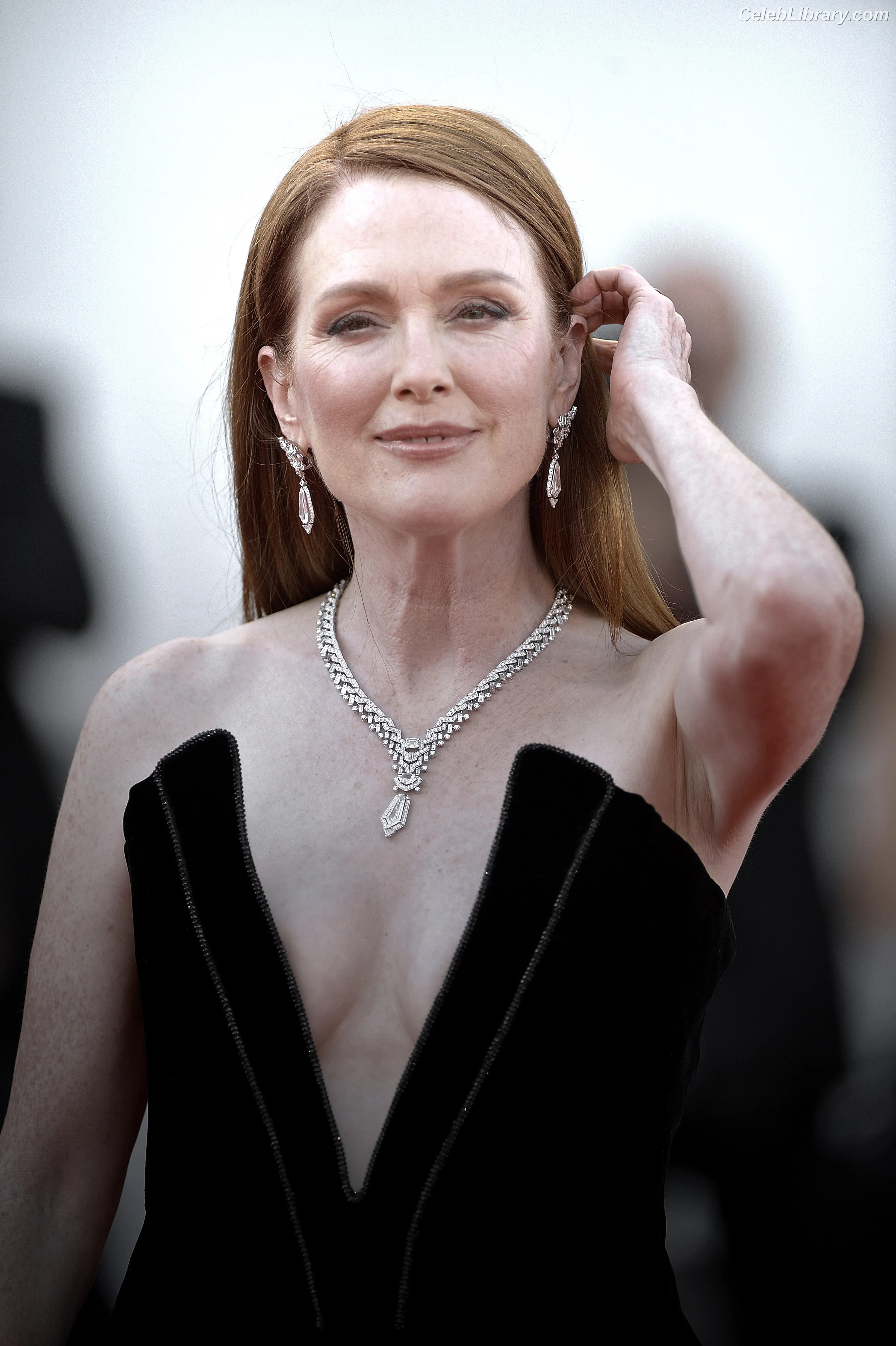 Julianne Moore photo 4 of 136
