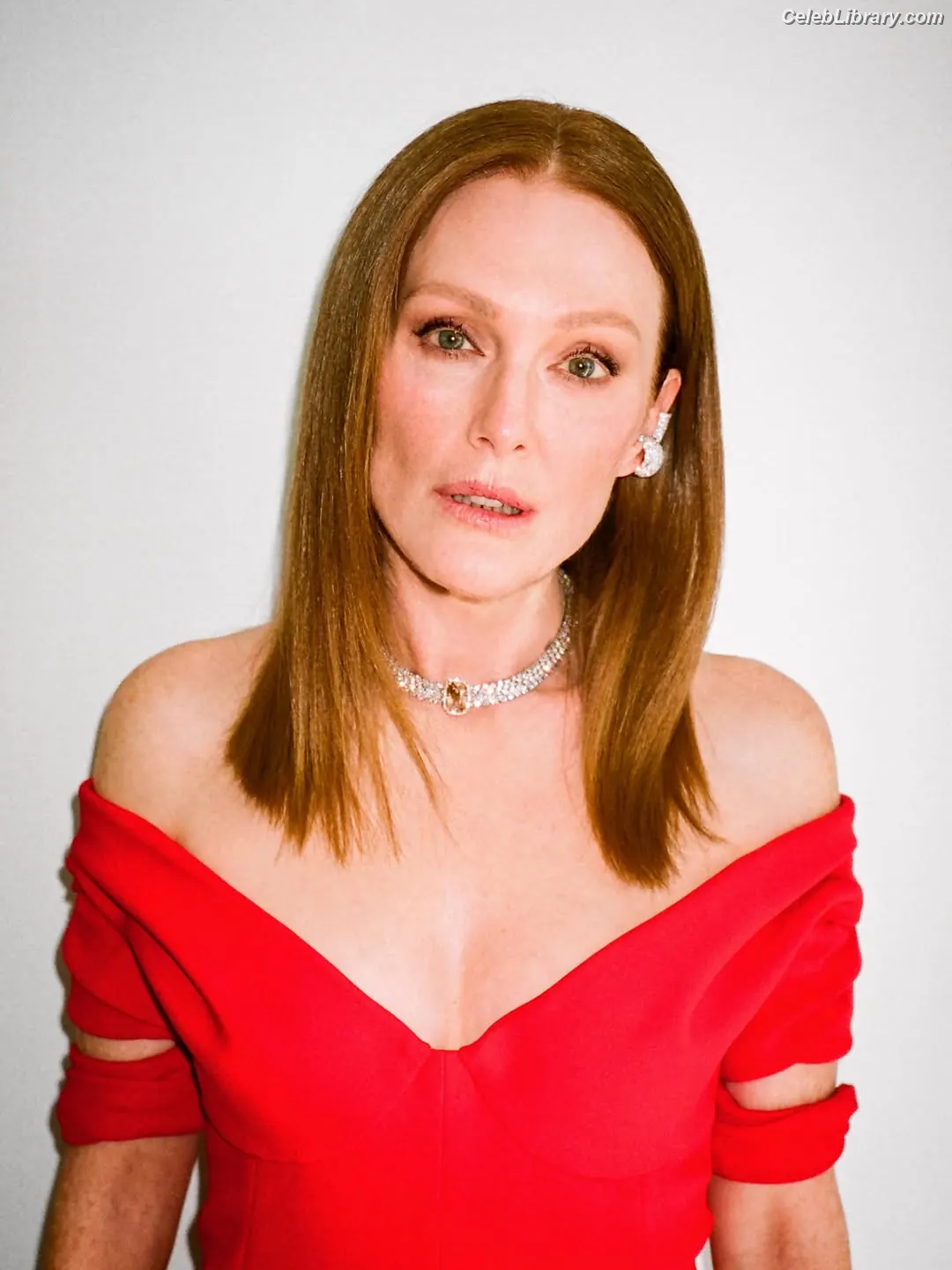Julianne Moore photo 7 of 136
