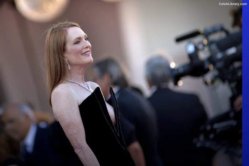 Julianne Moore photo 6 of 135