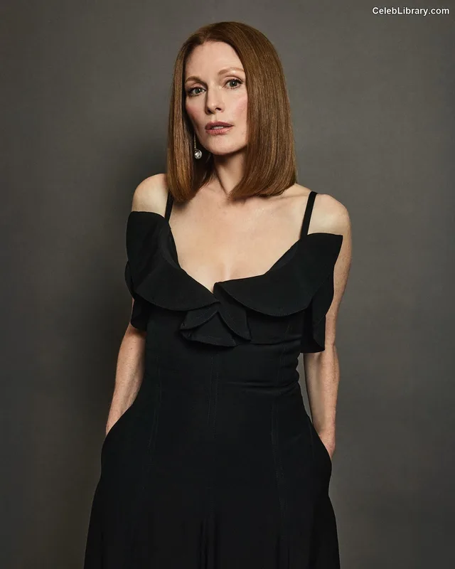 Julianne Moore photo 8 of 135