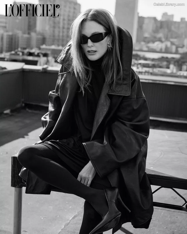 Julianne Moore photo 15 of 135