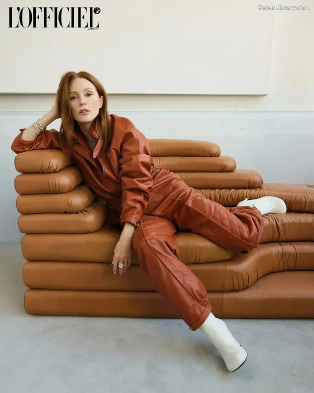 Julianne Moore photo 16 of 135