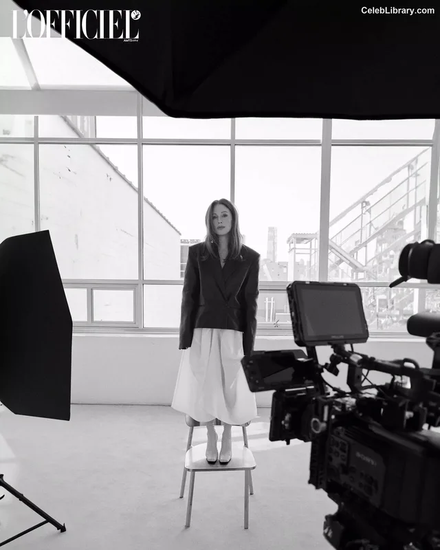 Julianne Moore photo 19 of 135