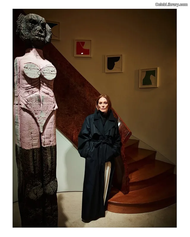 Julianne Moore photo 1 of 135
