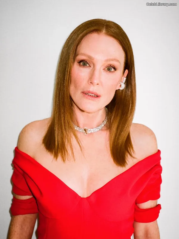 Julianne Moore photo 6 of 135