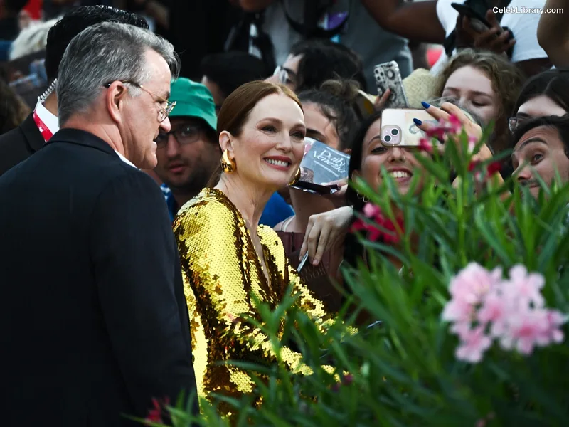 Julianne Moore photo 23 of 135