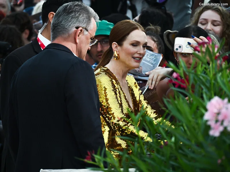 Julianne Moore photo 7 of 135