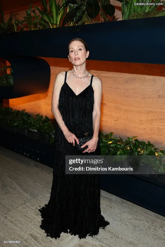 Julianne Moore photo 17 of 135
