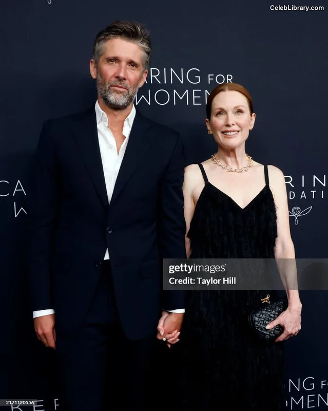 Julianne Moore photo 20 of 135