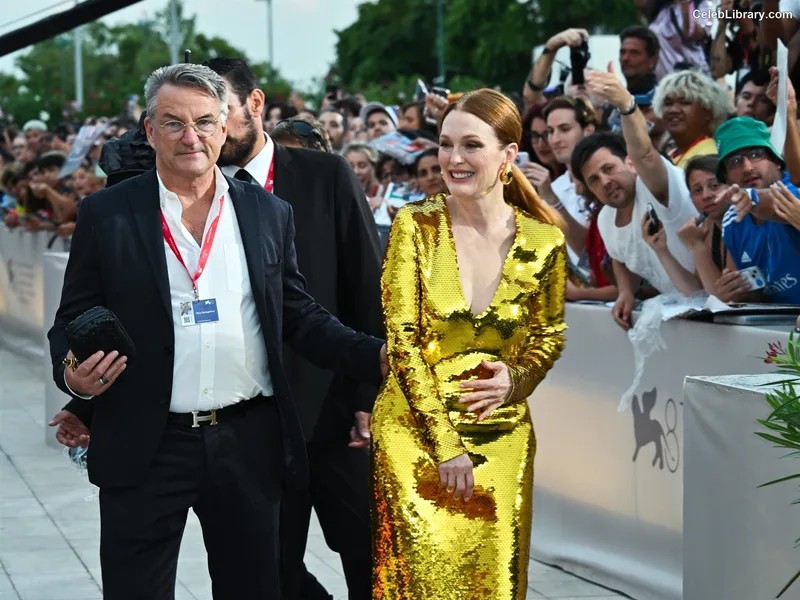 Julianne Moore photo 4 of 135