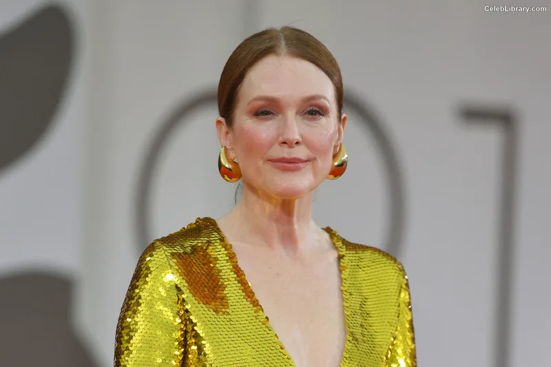 Julianne Moore photo 5 of 135