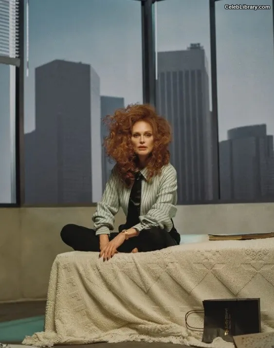 Julianne Moore photo 17 of 135