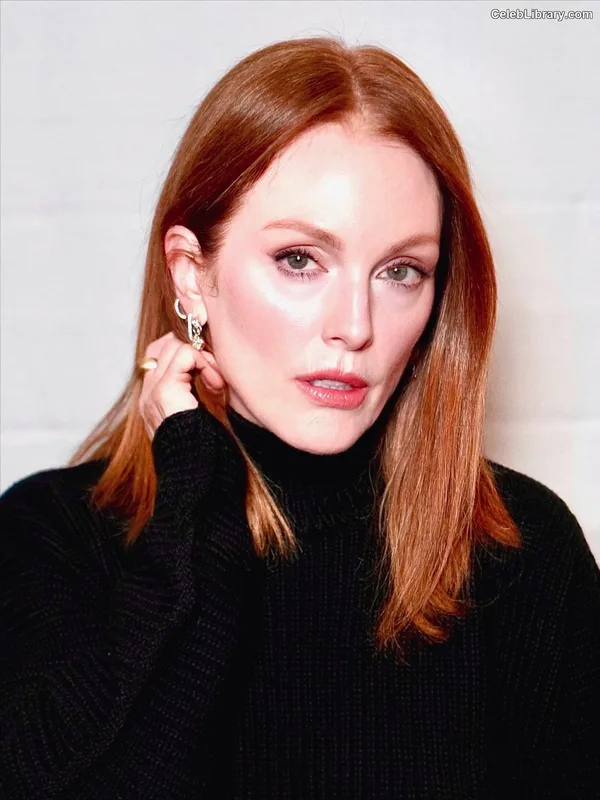Julianne Moore photo 8 of 135