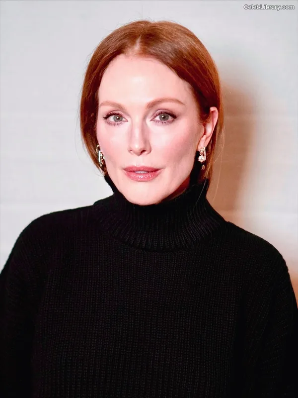 Julianne Moore photo 10 of 135