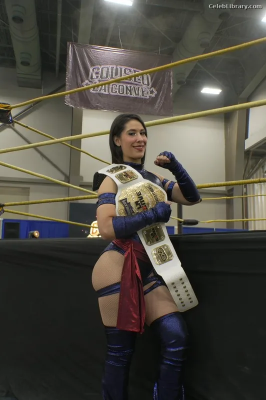 Julissa mexa photo 1 of 48