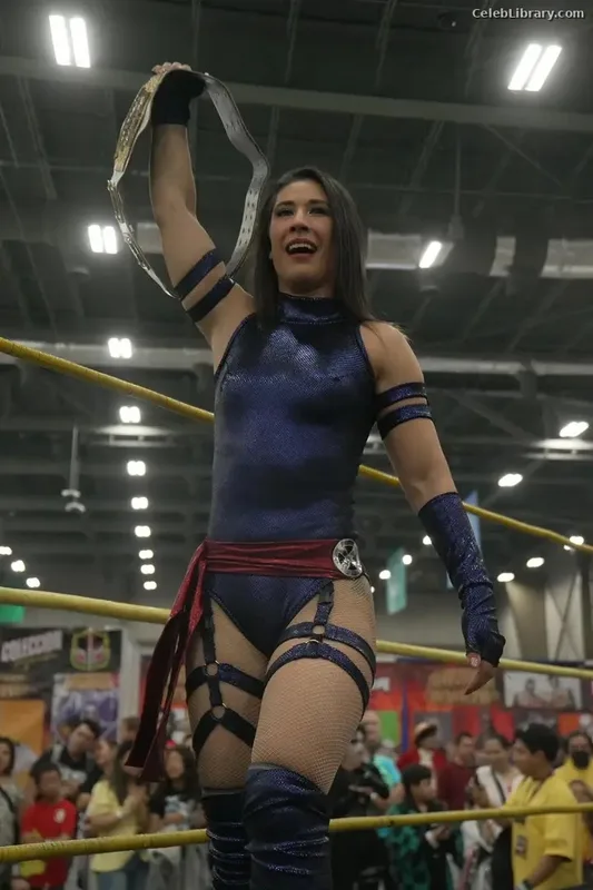 Julissa mexa photo 23 of 48