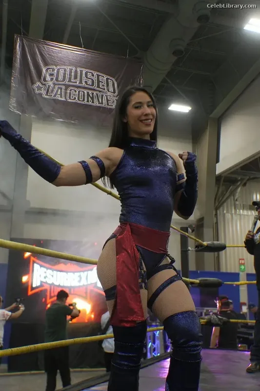 Julissa mexa photo 6 of 48