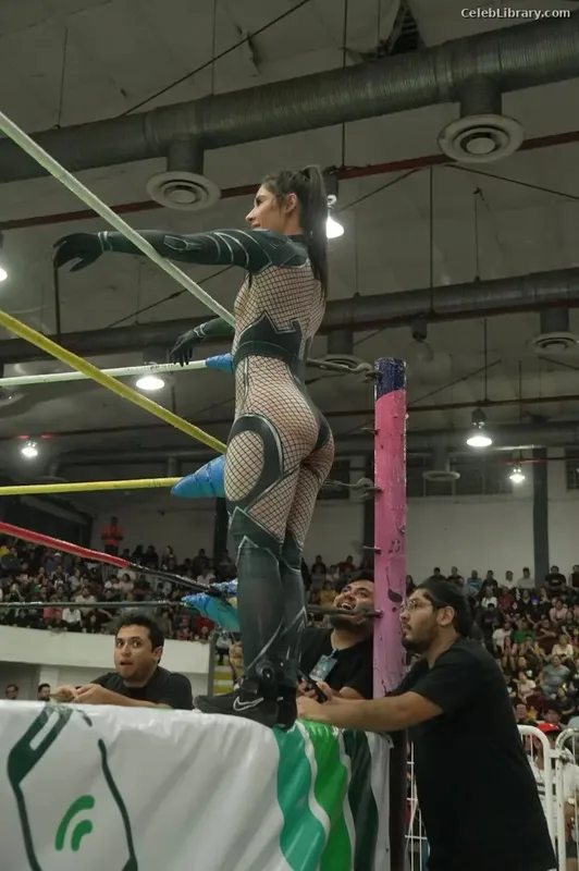 Julissa mexa photo 9 of 48