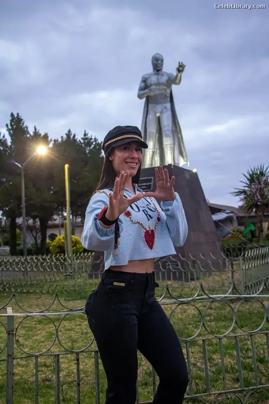Julissa mexa photo 12 of 48