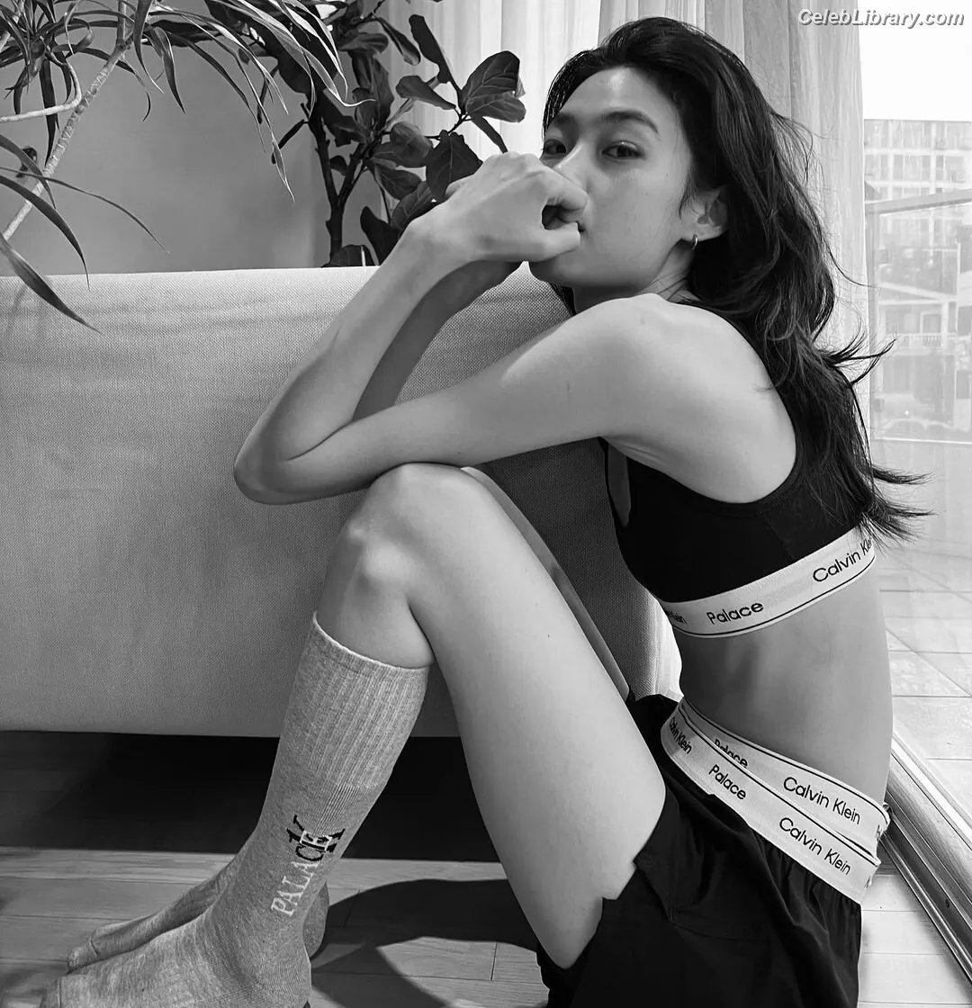 Jung Ho-yeon photo 6 of 335