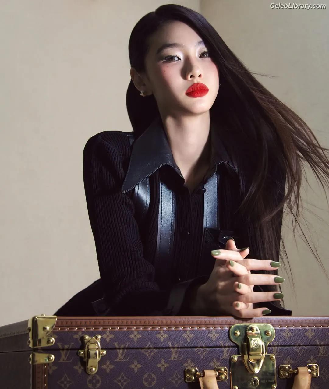 Jung Ho-yeon photo 16 of 335