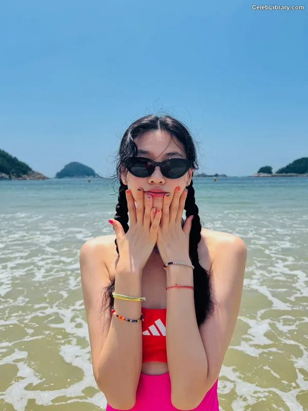 Jung Ho-yeon photo 9 of 336