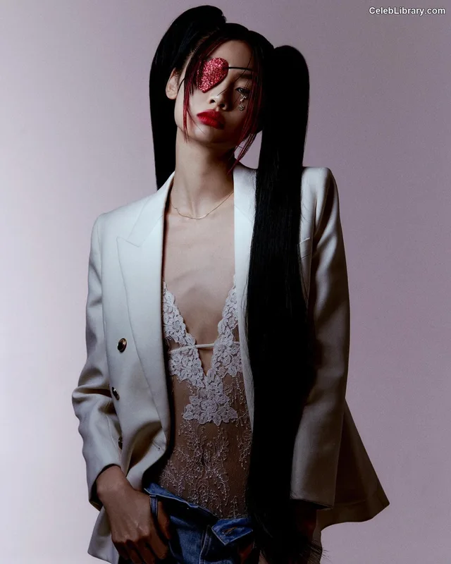 Jung Ho-yeon photo 22 of 336