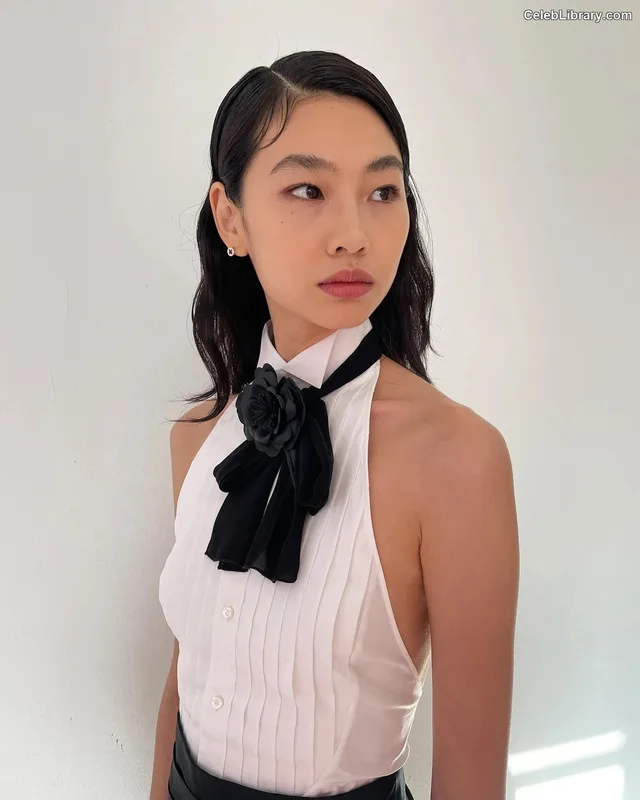 Jung Ho-yeon photo 1 of 336