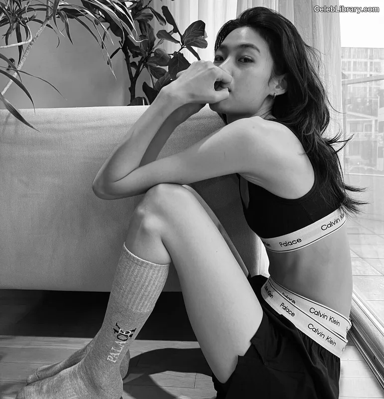 Jung Ho-yeon photo 6 of 336