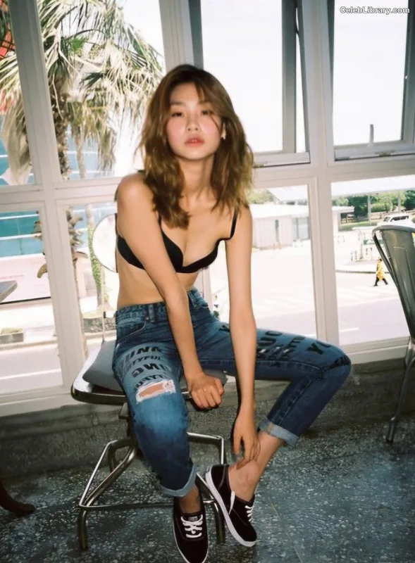 Jung Ho-yeon photo 15 of 336