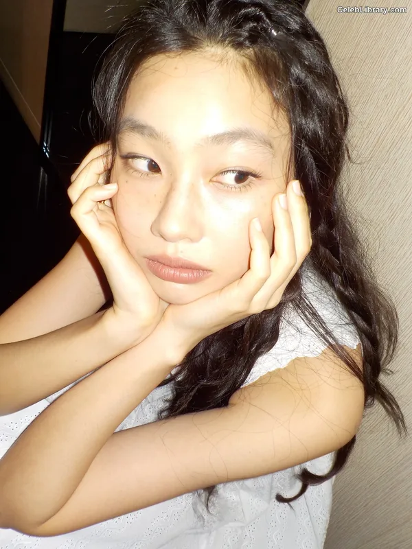 Jung Ho-yeon photo 17 of 336