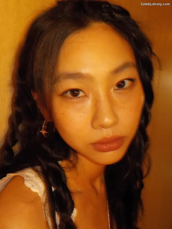 Jung Ho-yeon photo 21 of 336