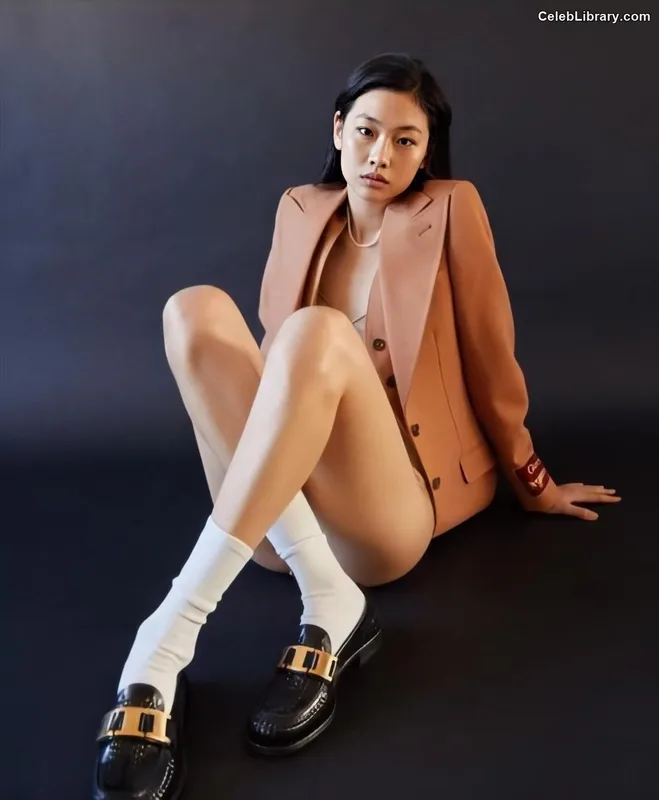 Jung Ho-yeon photo 14 of 336