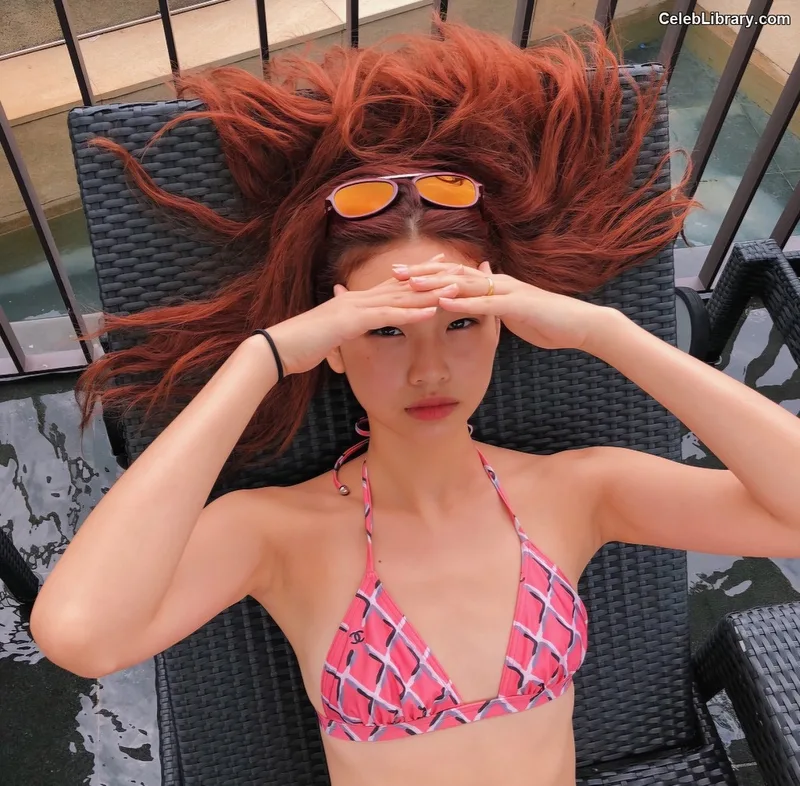 Jung Ho-yeon photo 17 of 336
