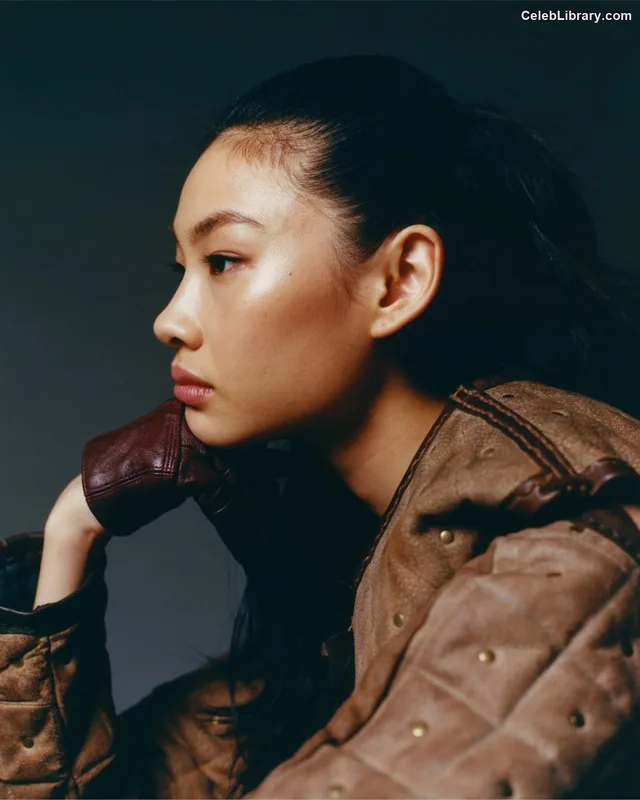 Jung Ho-yeon photo 4 of 336