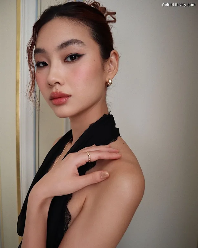Jung Ho-yeon photo 16 of 336